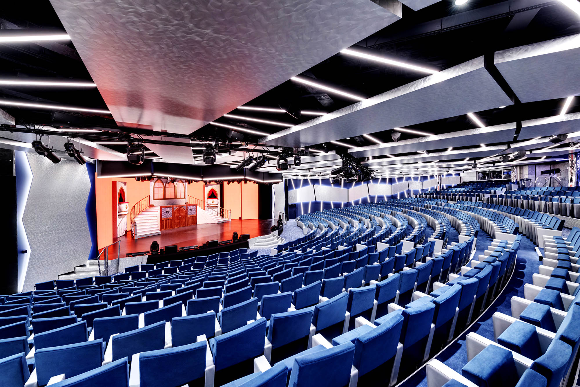 Aftenunderholdning i teatret