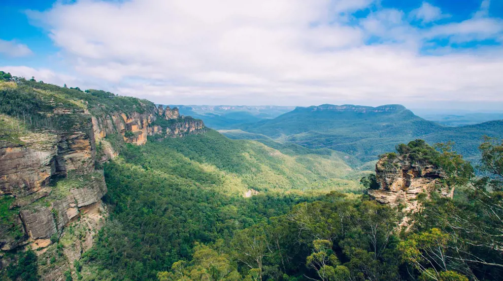 Se spektakulære udsigter og klippeformationer i Blue Mountains på rejser til New South Wales.