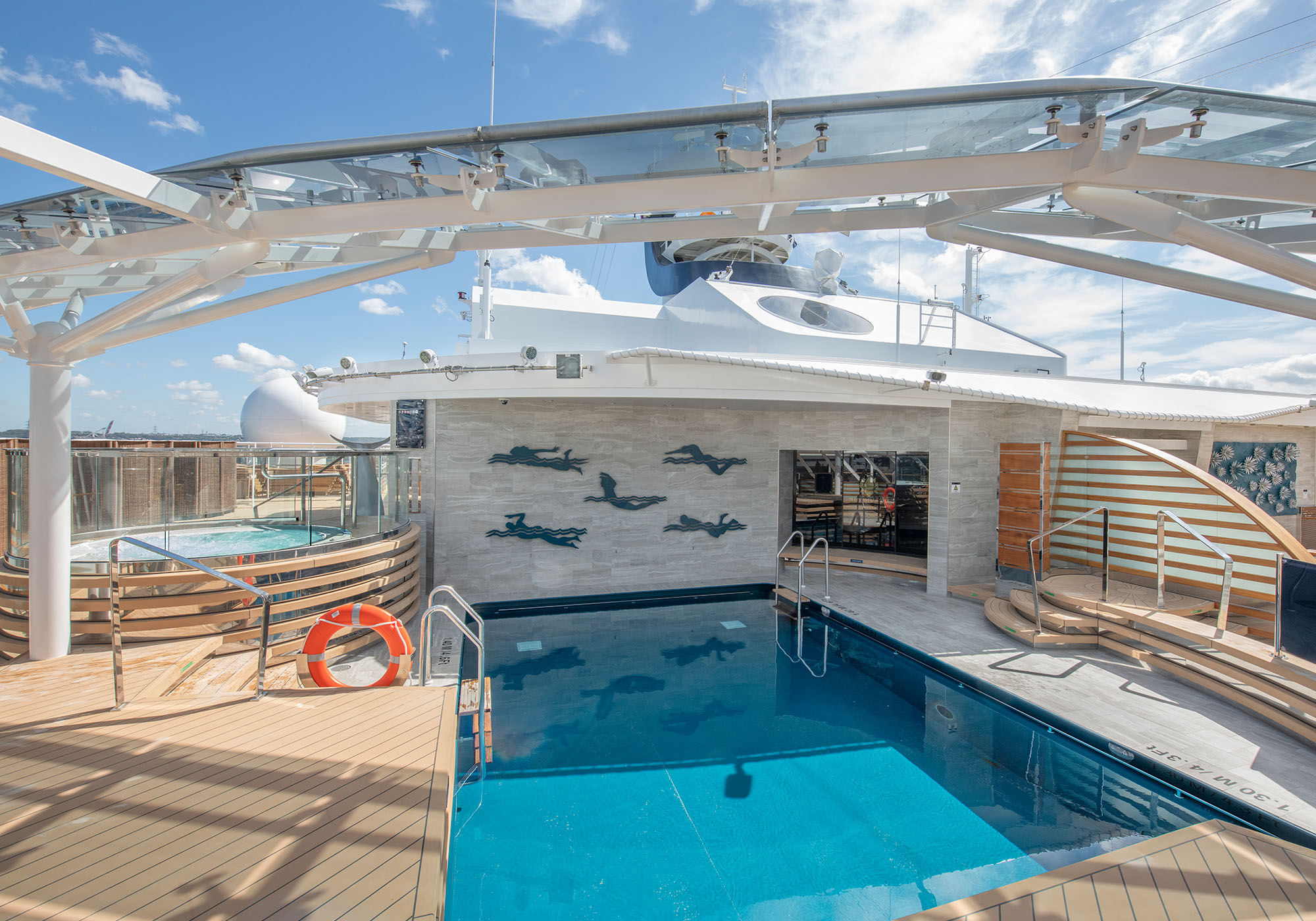 Eget poolområde i MSC Yacht Club