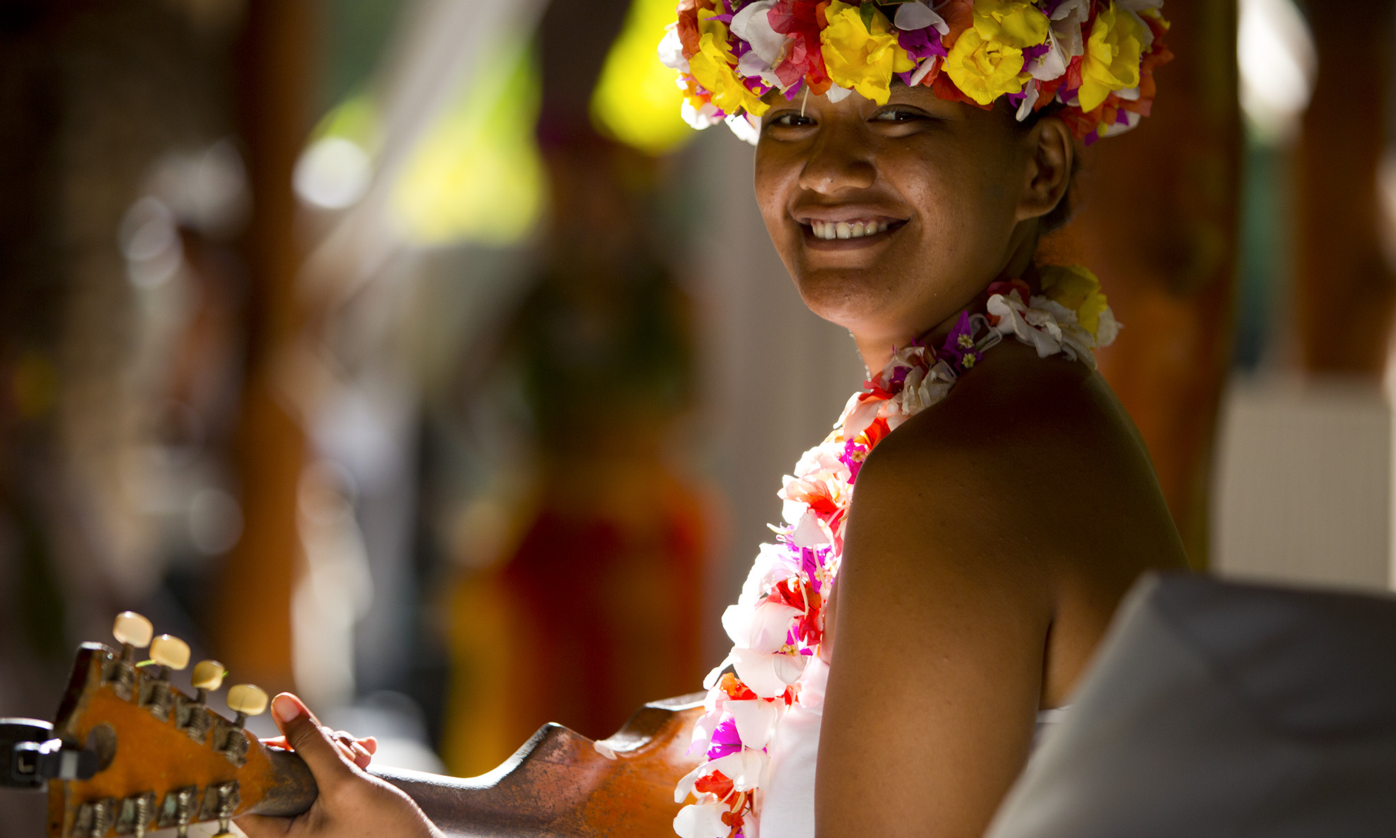 Lokal kvinde på Moorea | © TAHITI TOURISME