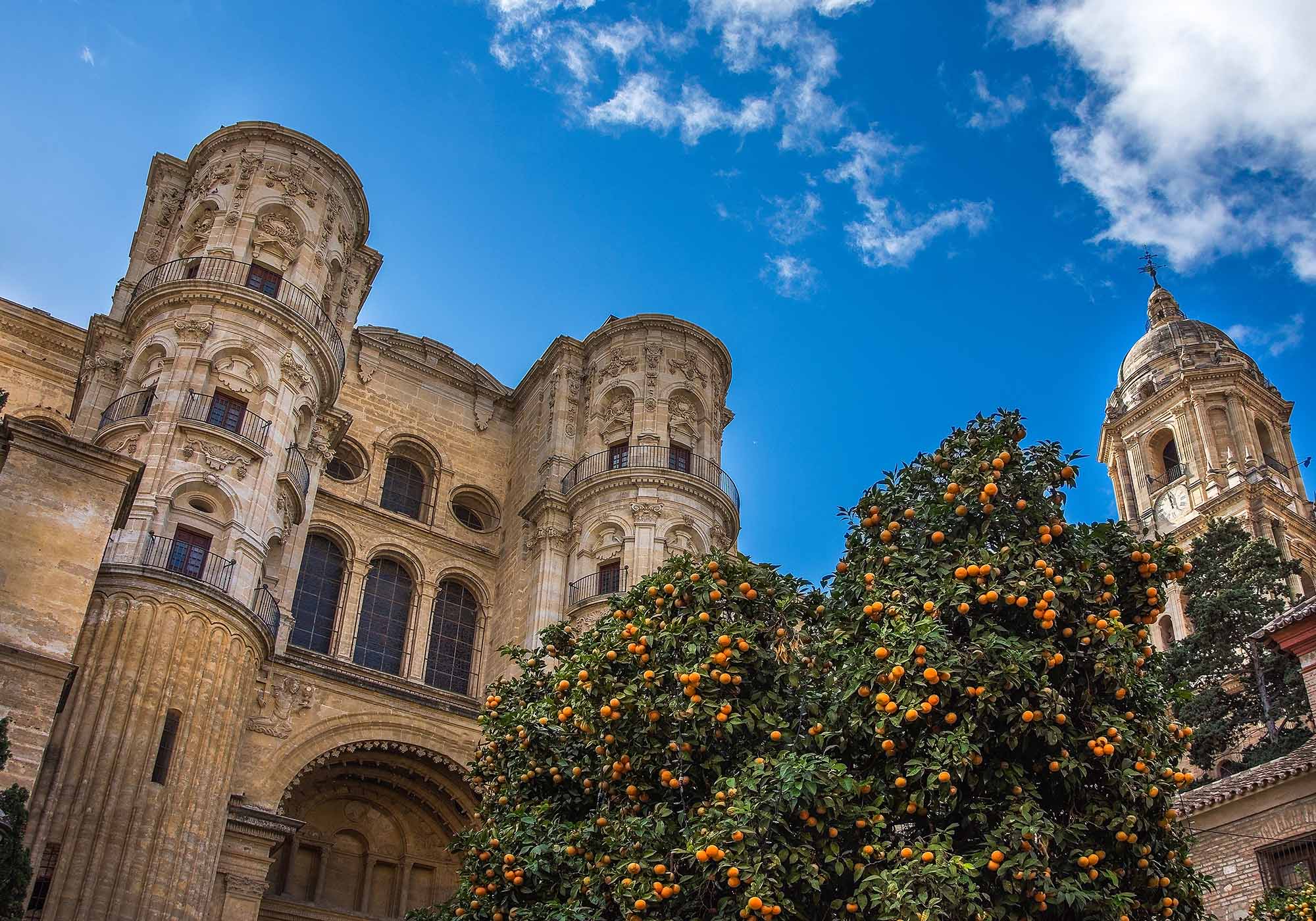 Katedralen i Malaga ligger i hjertet af den gamle by og imponerer med sin smukke arkitektur
