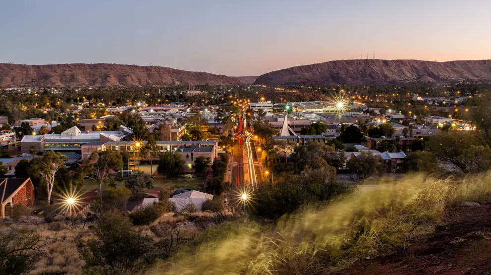 Ørkenbyen Alice Springs byder på kultur og historie på rejser til Northern Territory.