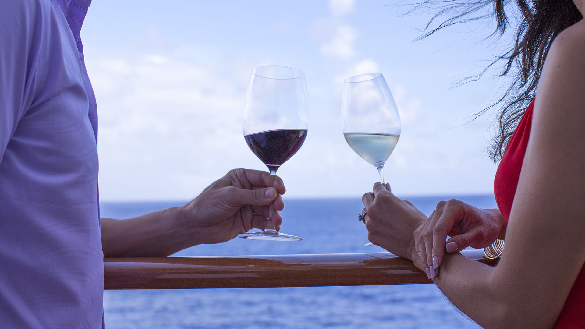 Nyd udsigten med forfriskninger fra en af de mange barer eller lounges