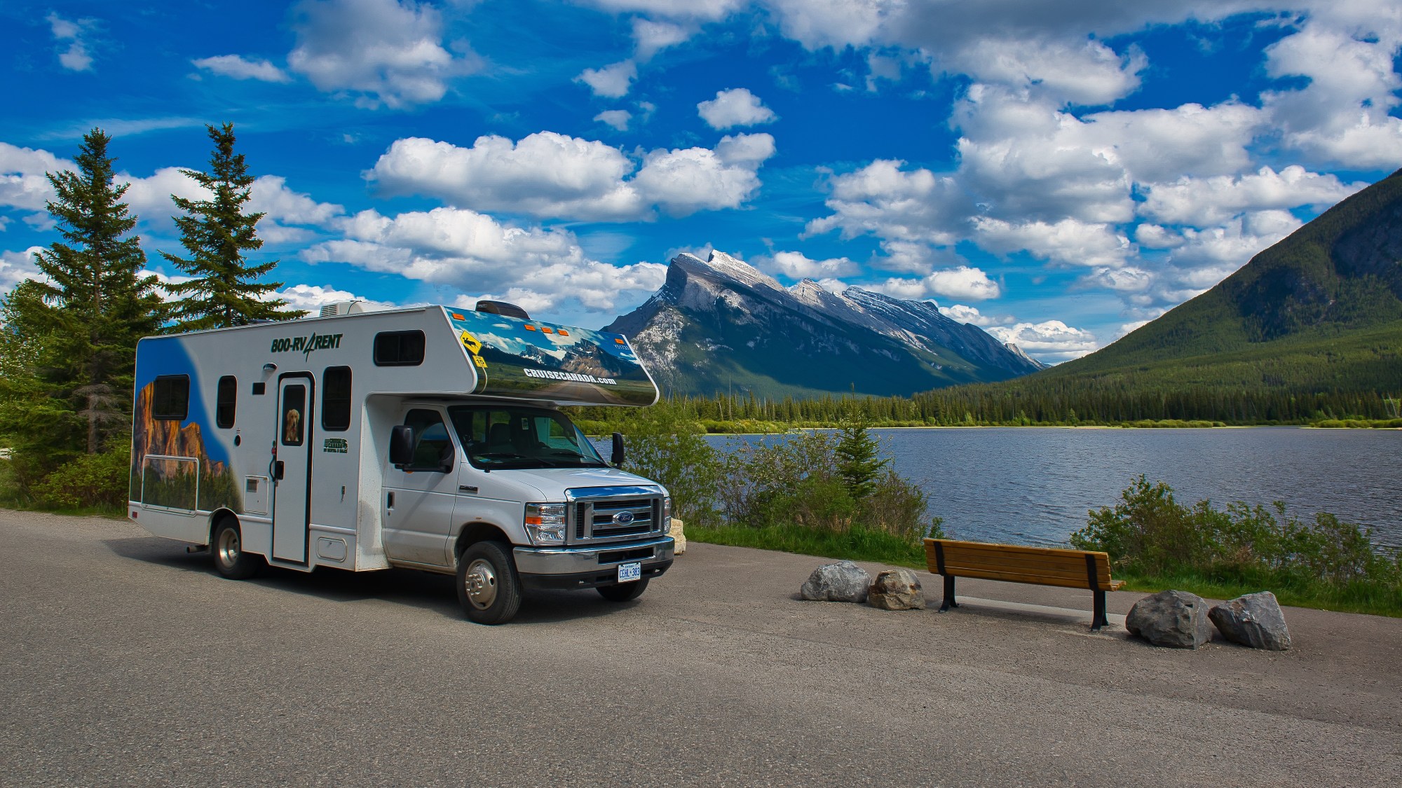 Cruise Canada autocamper i Banff National Park i Canada.