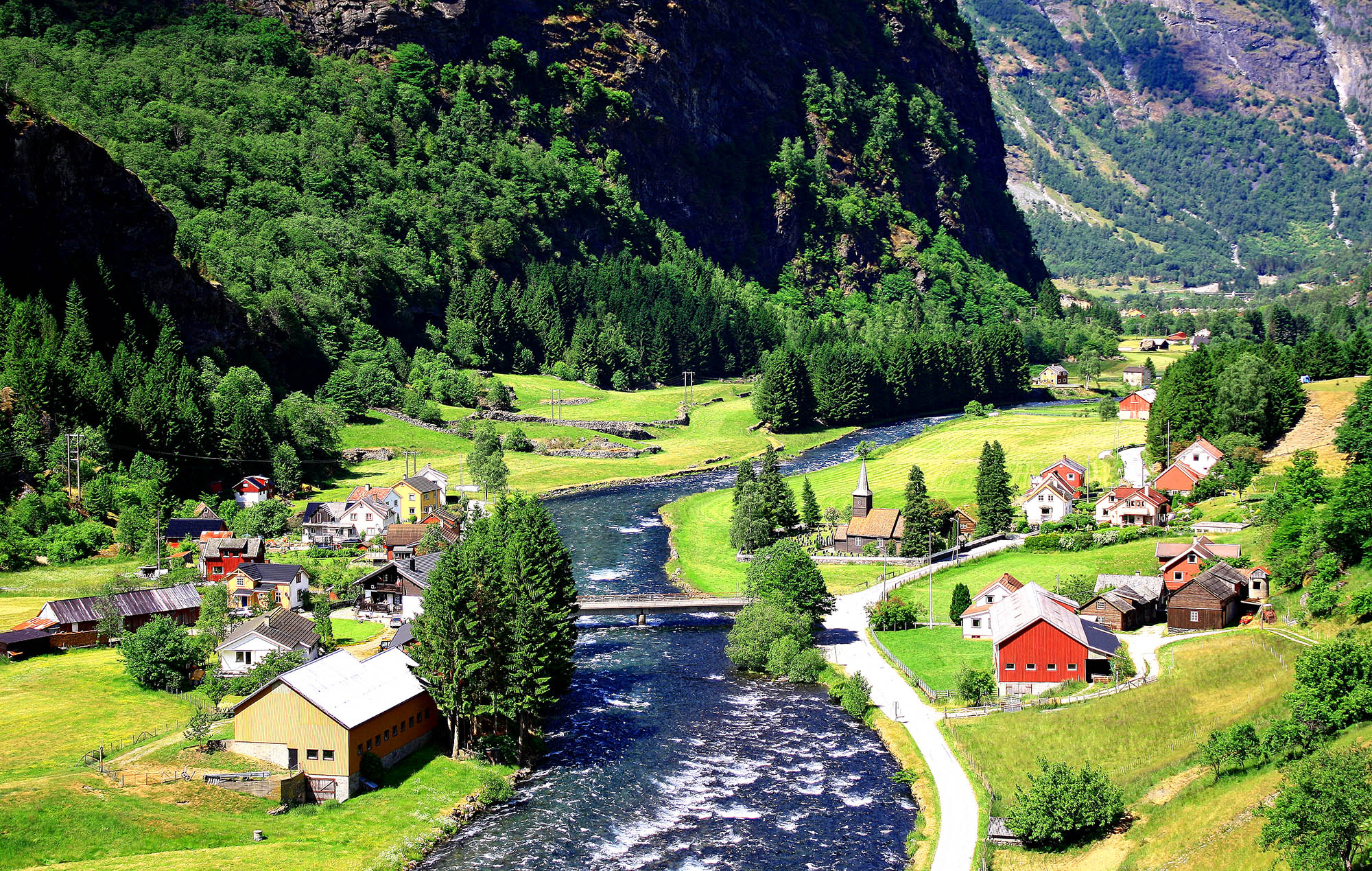 Besøg Norges flotte natur og charmerende byer som Flåm