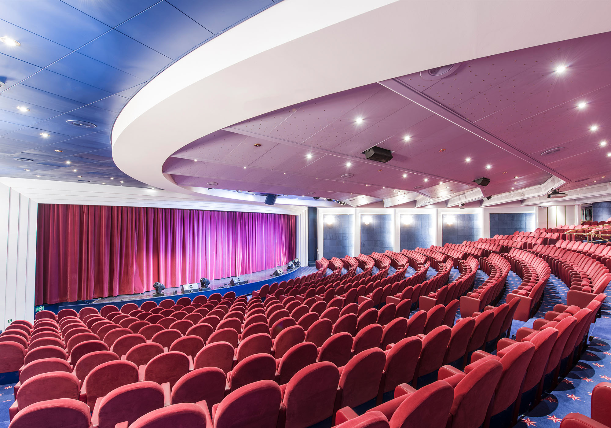Oplev spektakulære forestillinger og shows i den imponerende theatersal ombord på MSC Lirica