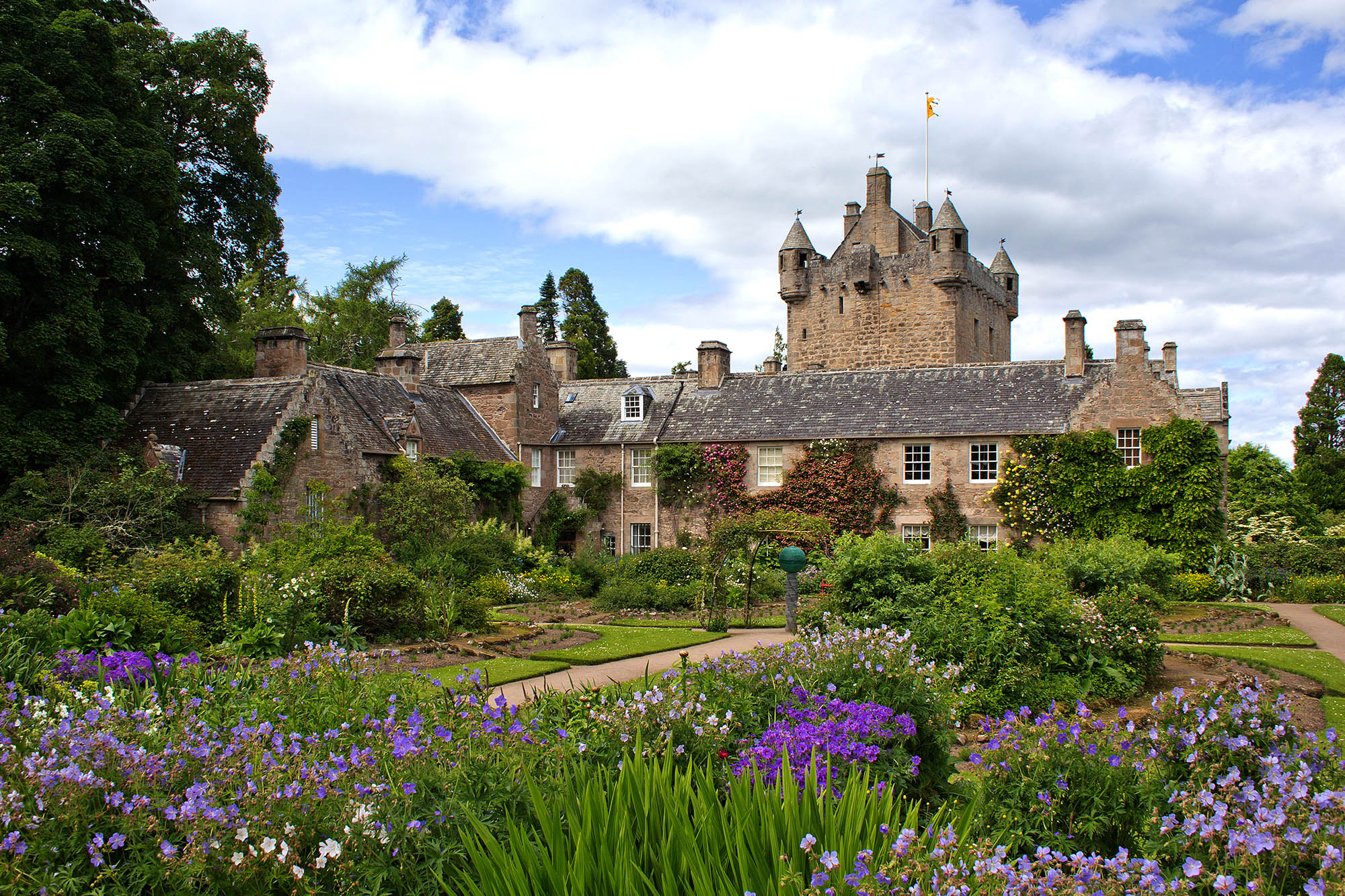 Besøg Cawdor Castle på en tur fra Invergordon