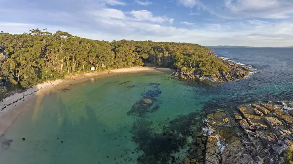 På rejser til New South Wales kan du opleve Jervis Bay, også kendt som overflødighedsbugten.