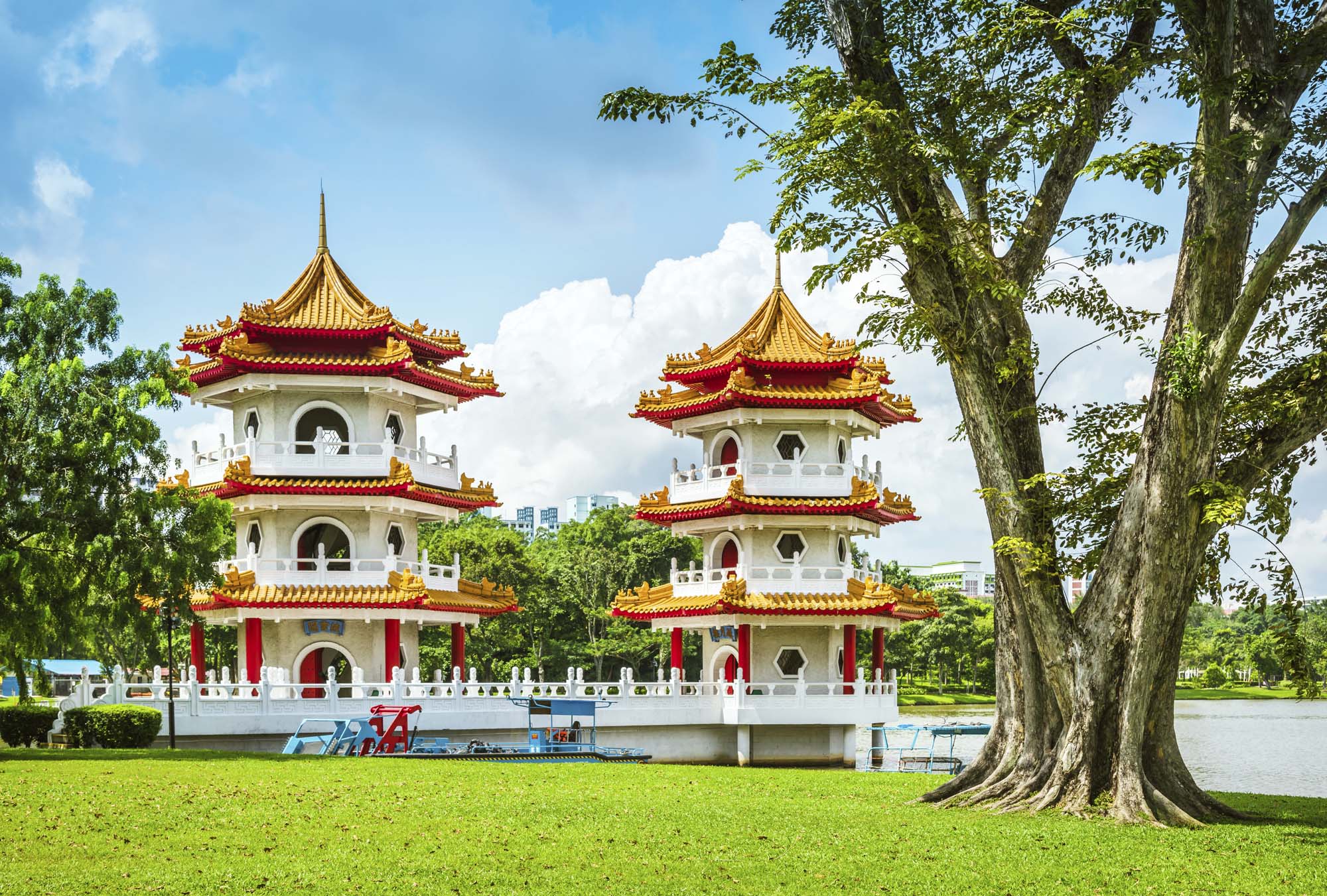 Få store oplevelser året rundt på rejser til Singapore, se bl.a. Chinese Garden.
