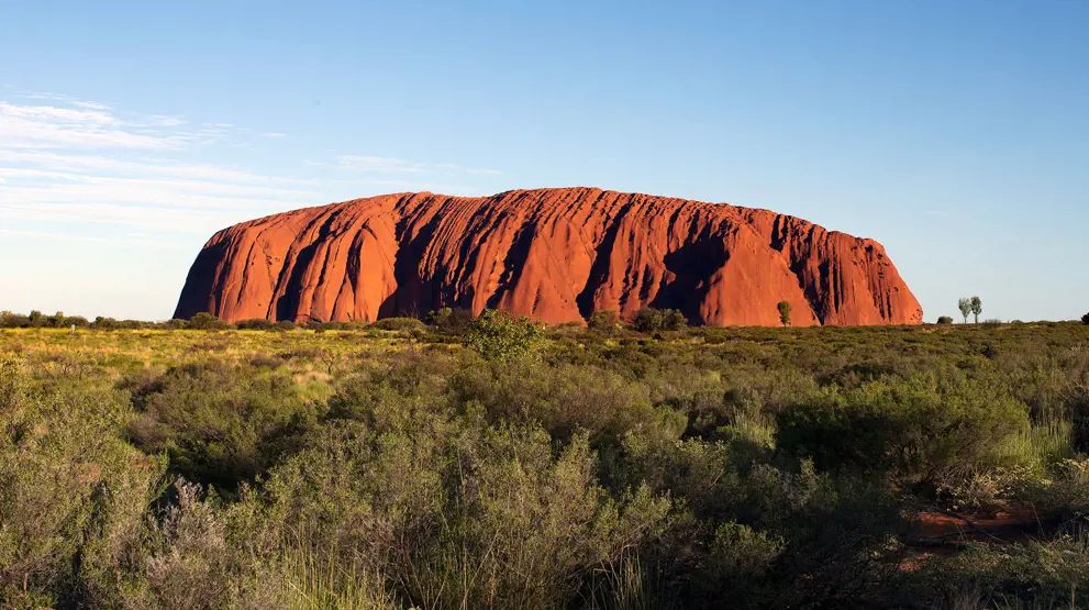 Oplev det berømte og spirituelle sted Uluru, eller Ayers Rock, på rejser til Northern Territory.