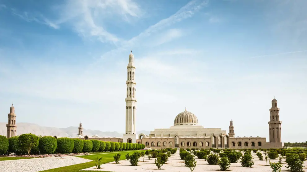 Store seværdigheder venter, se Sultan Qaboos Grand Mosque i Oman på dit krydstogt
