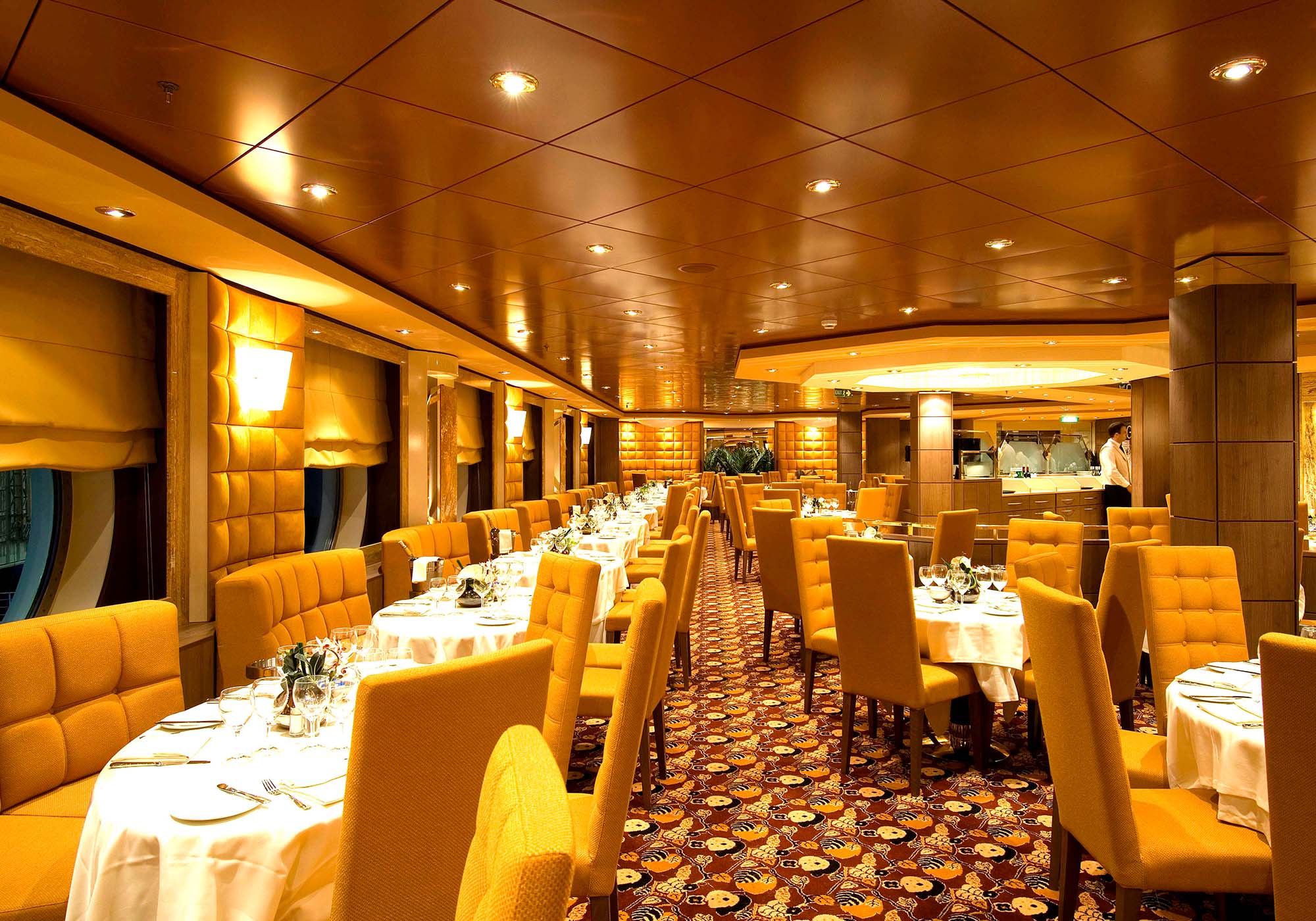 Hovedrestaurant ombord på skibet