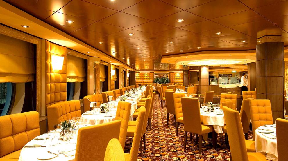 Hovedrestaurant ombord på skibet