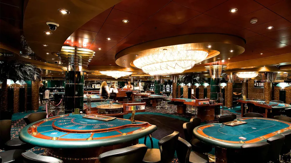 Prøv lykken i skibets kasino