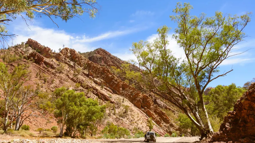 I Flinders Ranges kan du køre mellem spektakulære bjerge og langs dramatiske kyster.