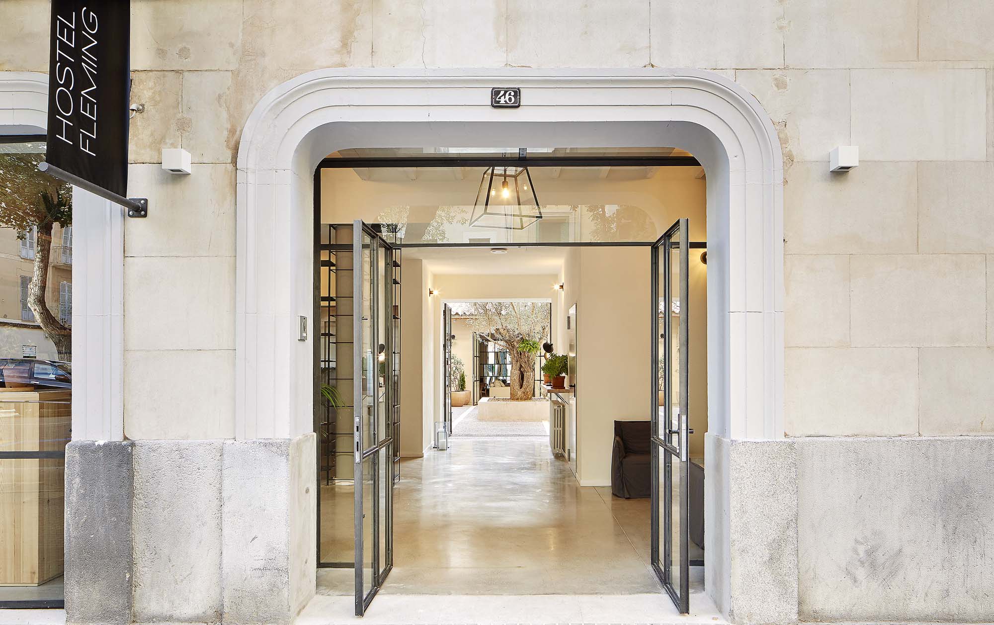 Studietur til Mallorca, Bo på Hostal Fleming