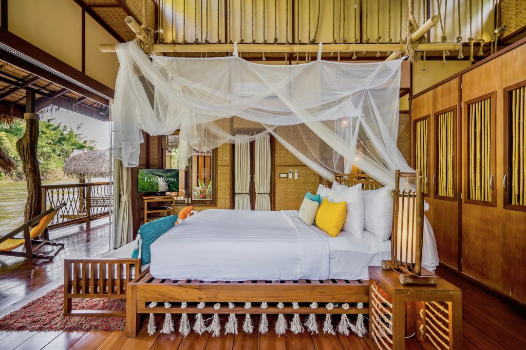 Et af de skønne værelser på The Float House River Kwai