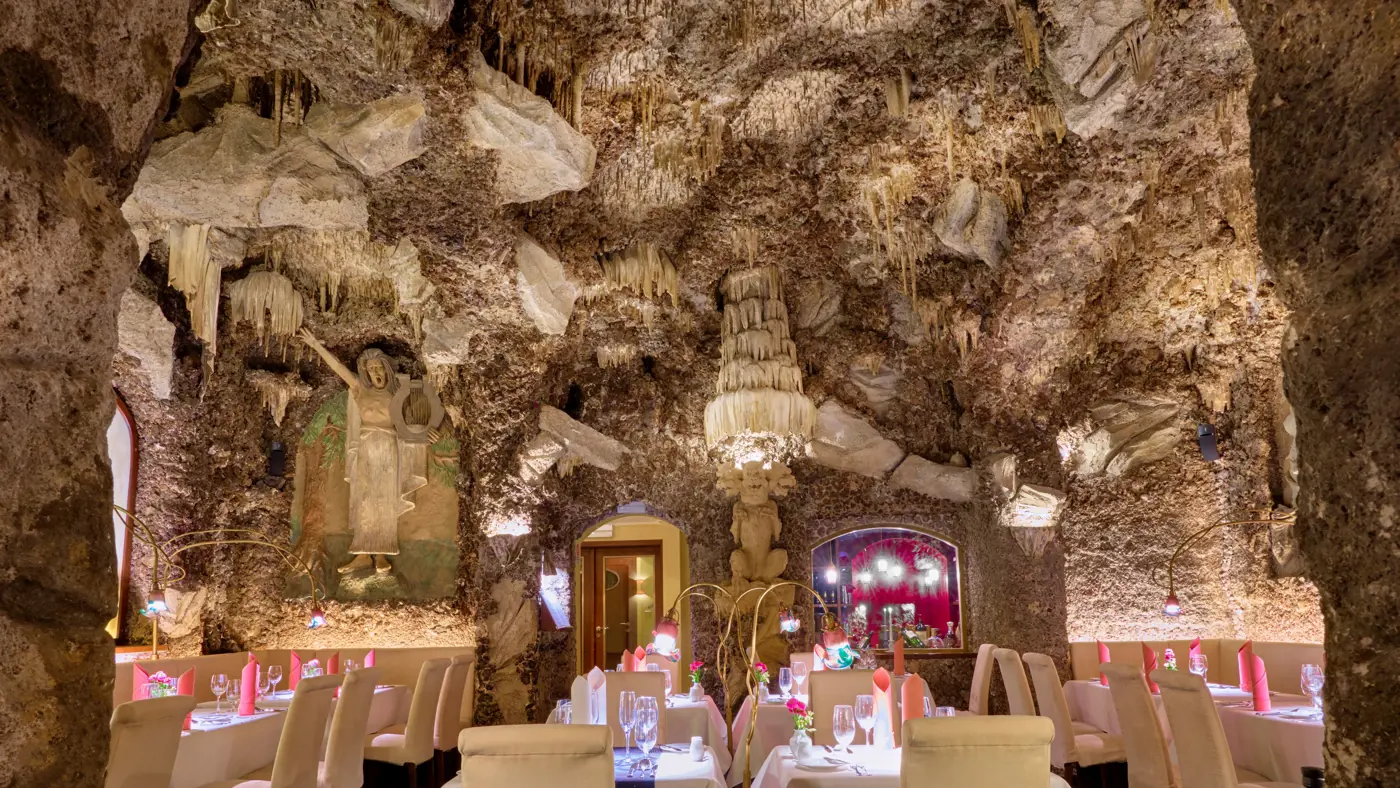 Adria Hotel Restaurant1