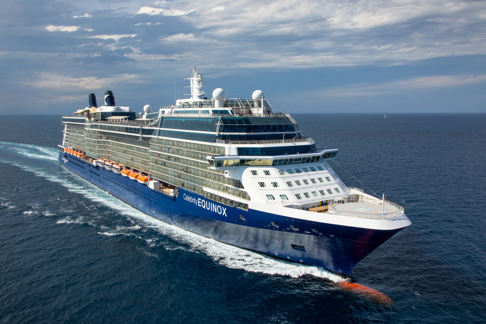 Nyd luksuriøse omgivelser, udsøgt gastronomi og førsteklasses service på Celebrity Equinox
