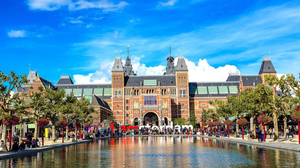 Rijksmuseum i Amsterdam er et af de mest berømte museer i Holland