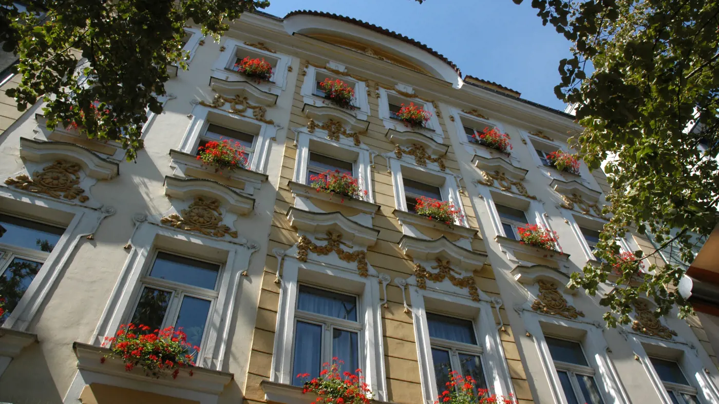 Adria Hotel Exterior1