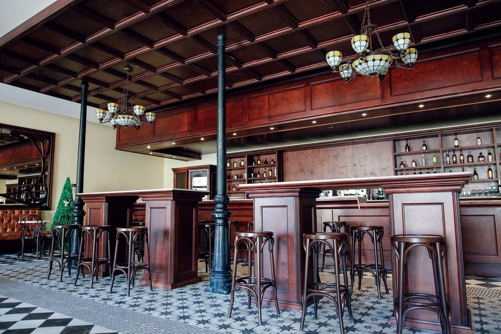 Café Español | Majestic Mirage