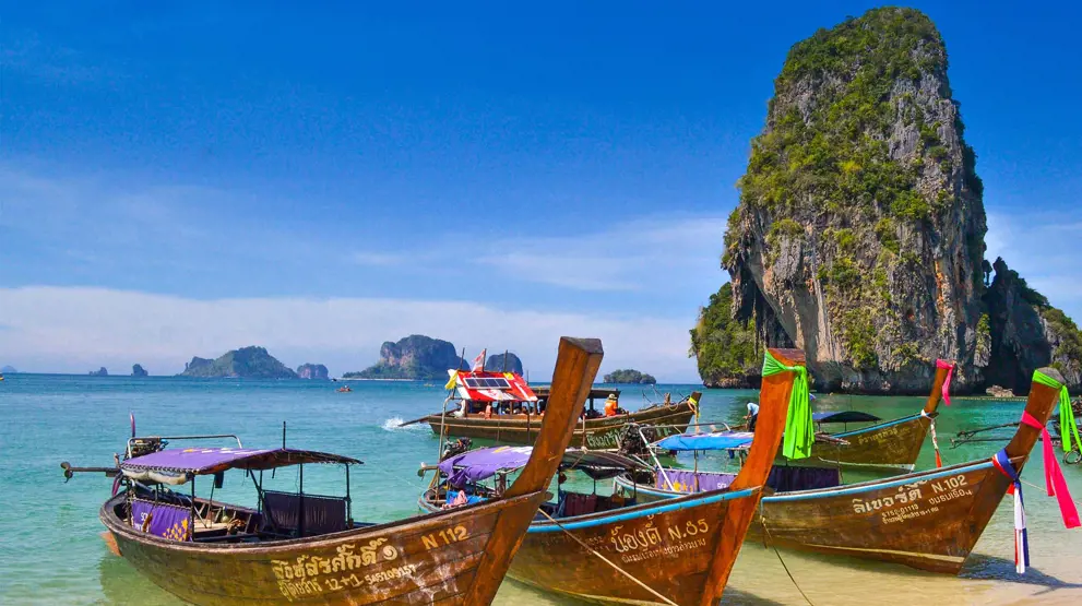 Du kan komme på rejser til Thailand næsten året rundt.