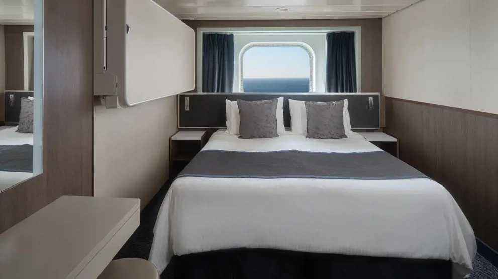 Udvendig kahyt ombord på Norwegian Spirit