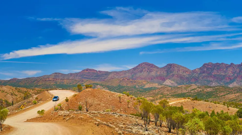 Besøg de majestætiske bjerge i Flinders Ranges. Credit: South Australia Tourism.