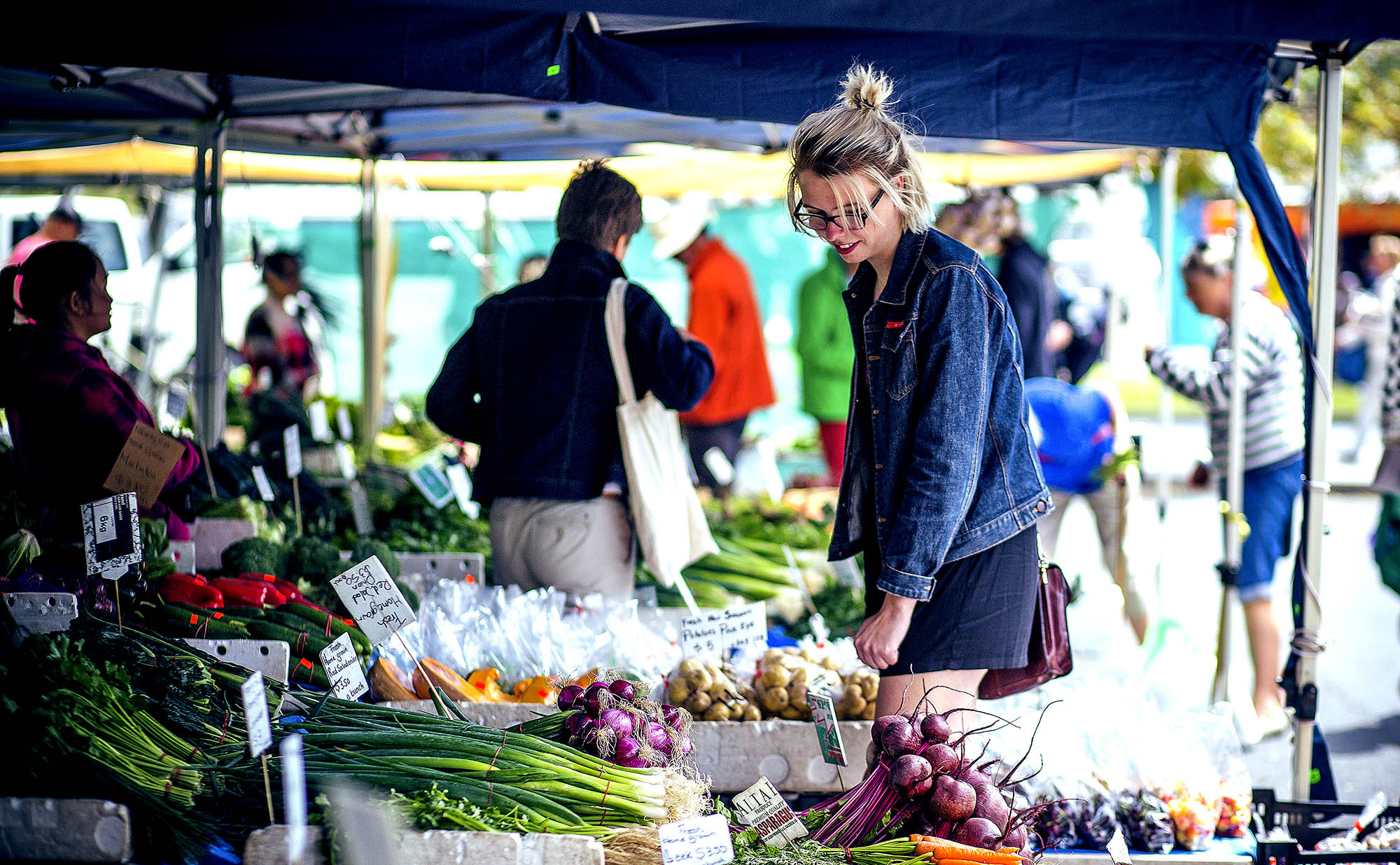 Besøg Salamanca Market og lækre restauranter på rejser til Tasmanien.