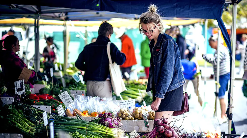 Besøg Salamanca Market og lækre restauranter på rejser til Tasmanien.