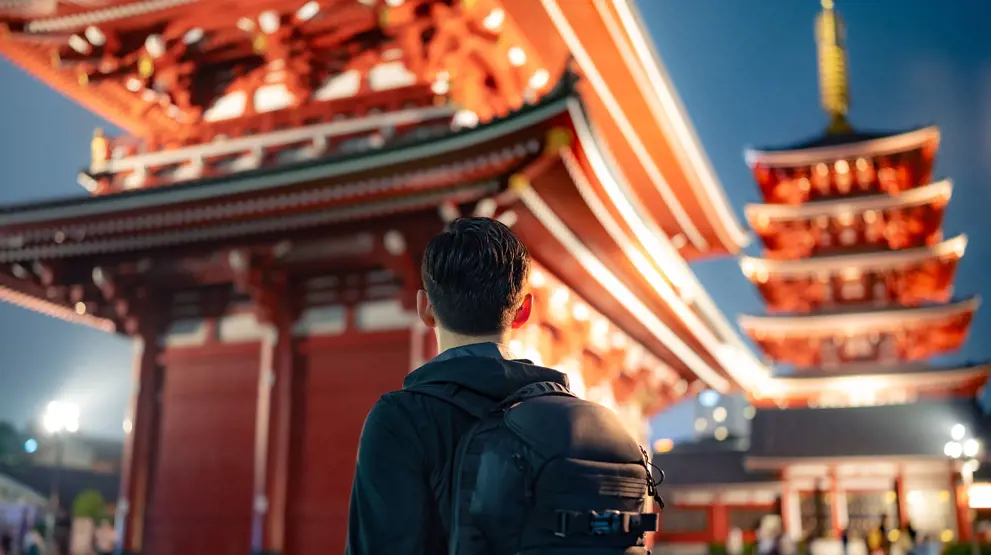 Templer er ikke til at komme udenom på rejser til Japan - her er det Sensoji-templet i Tokyo