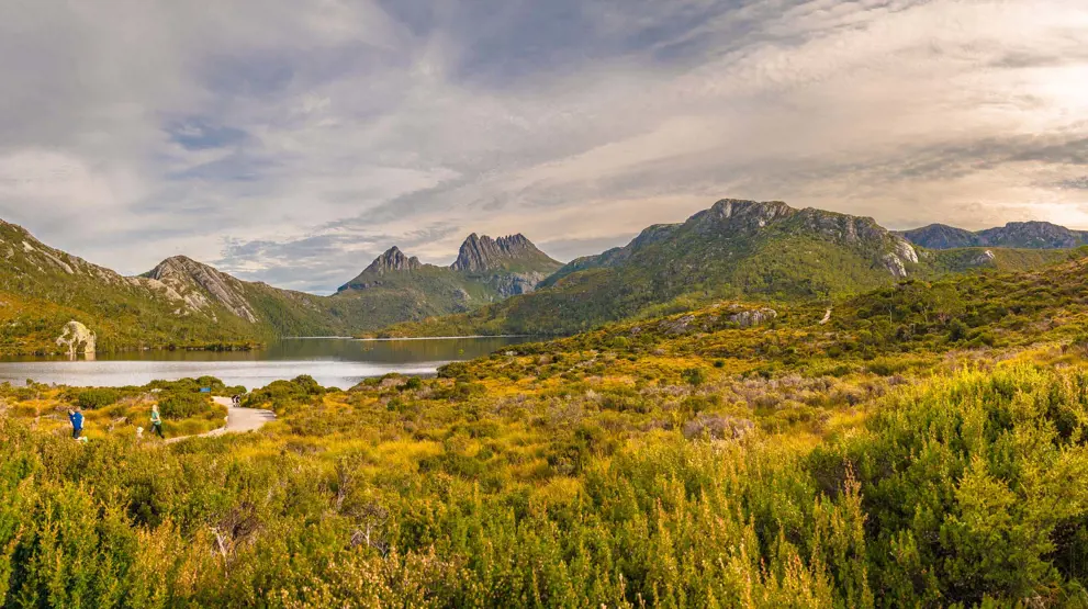 Tag på vandreture i naturskønne Cradle Mountain National Park på rejser til Tasmanien.