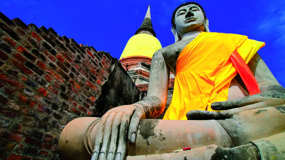 Se de gamle kongebyer, som Ayutthaya på din rejse til det centrale Thailand.