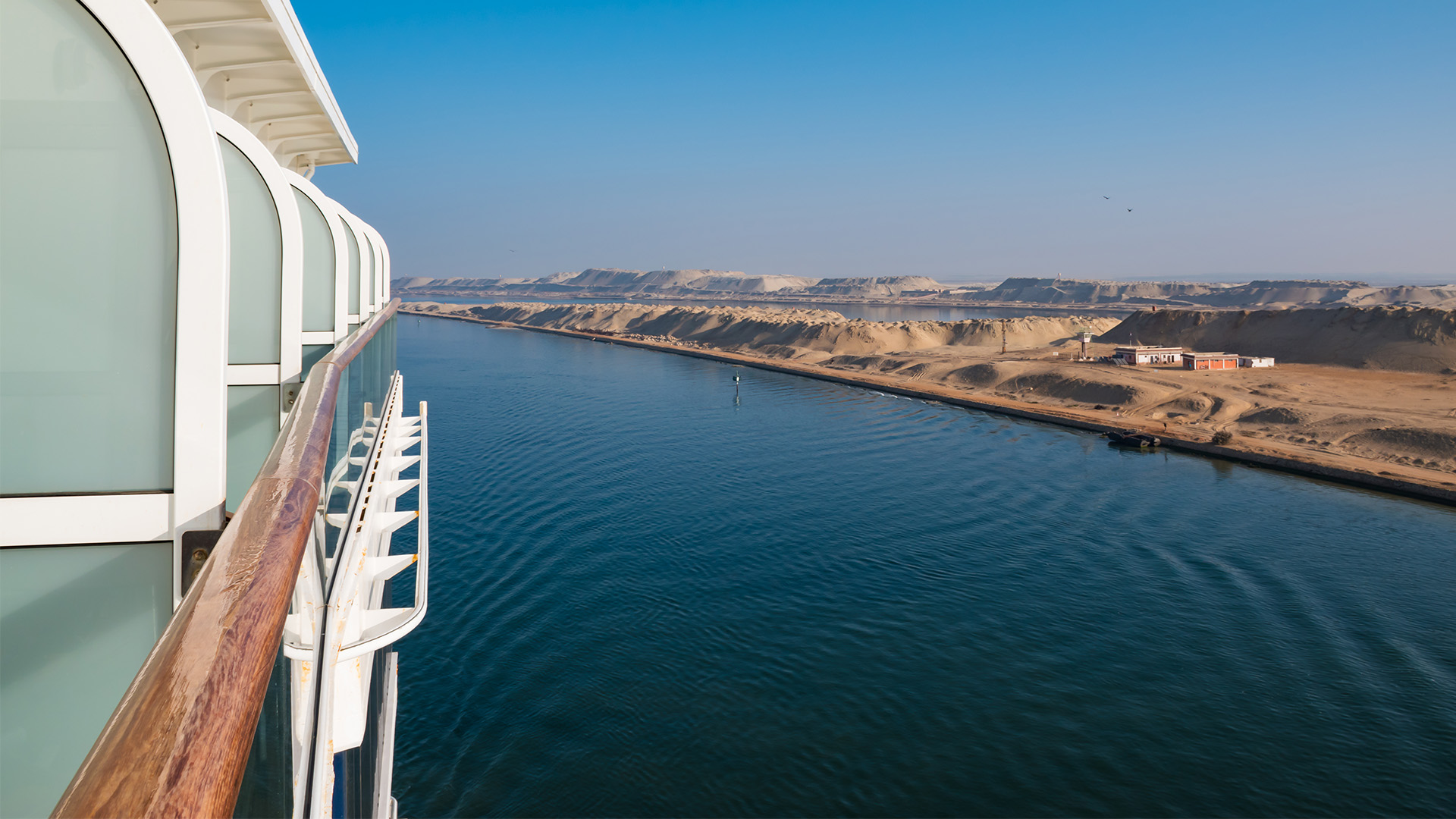Oplev den unikke 1-2 dages rejse på krydstogt gennem Suezkanalen