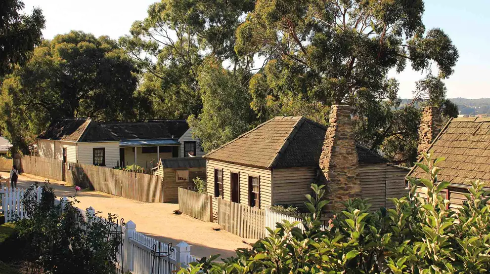 Besøg historiske friluftsmuseer og guldminebyer, her Ballarat, på din rejse til Victoria.