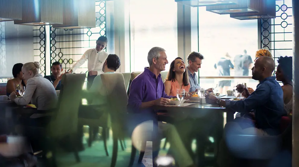 Nyd en afslappende middag i elegant atmosfære ombord