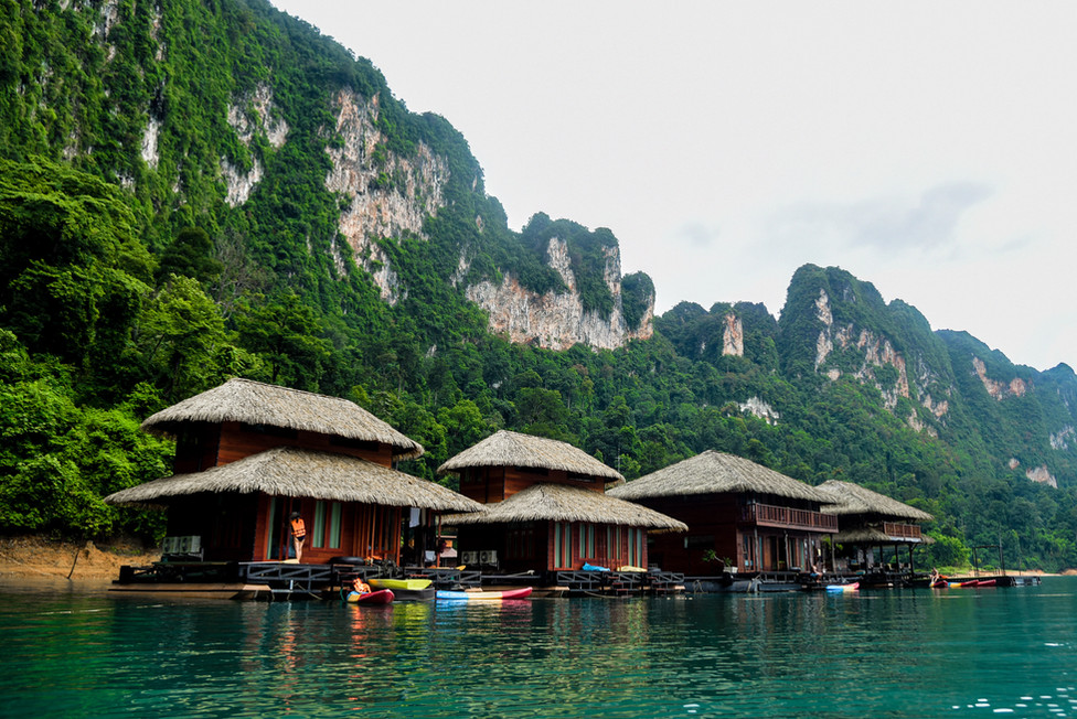 The Greenery Panvaree Floating Resort i Khao Sok National Park