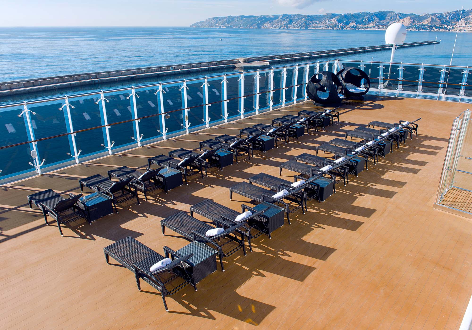 Solbadning på MSC Lirica