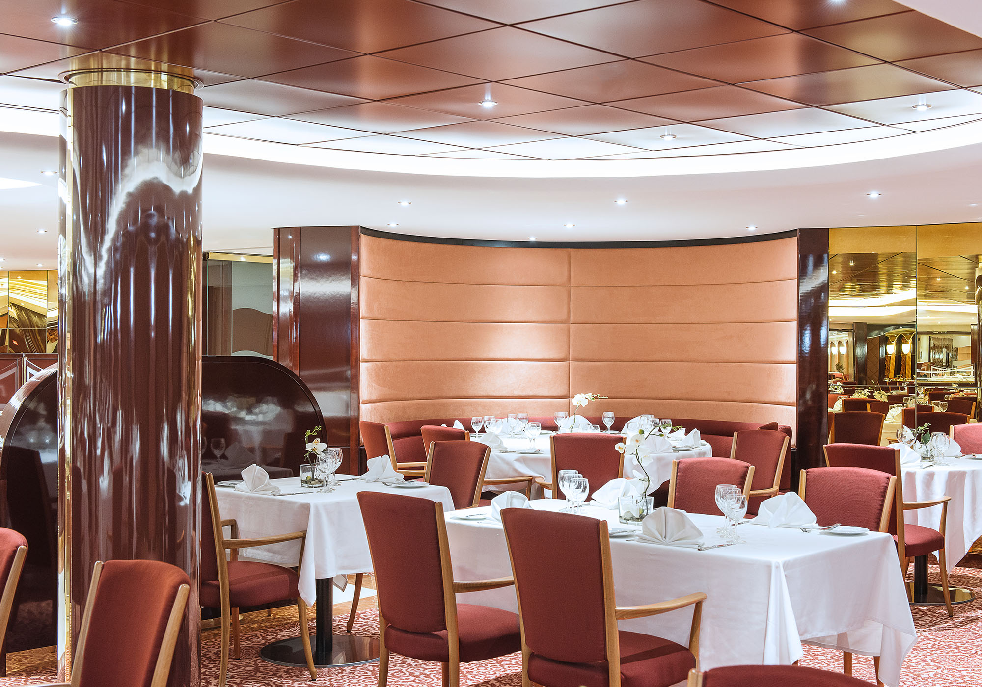 Restaurant ombord på skibet