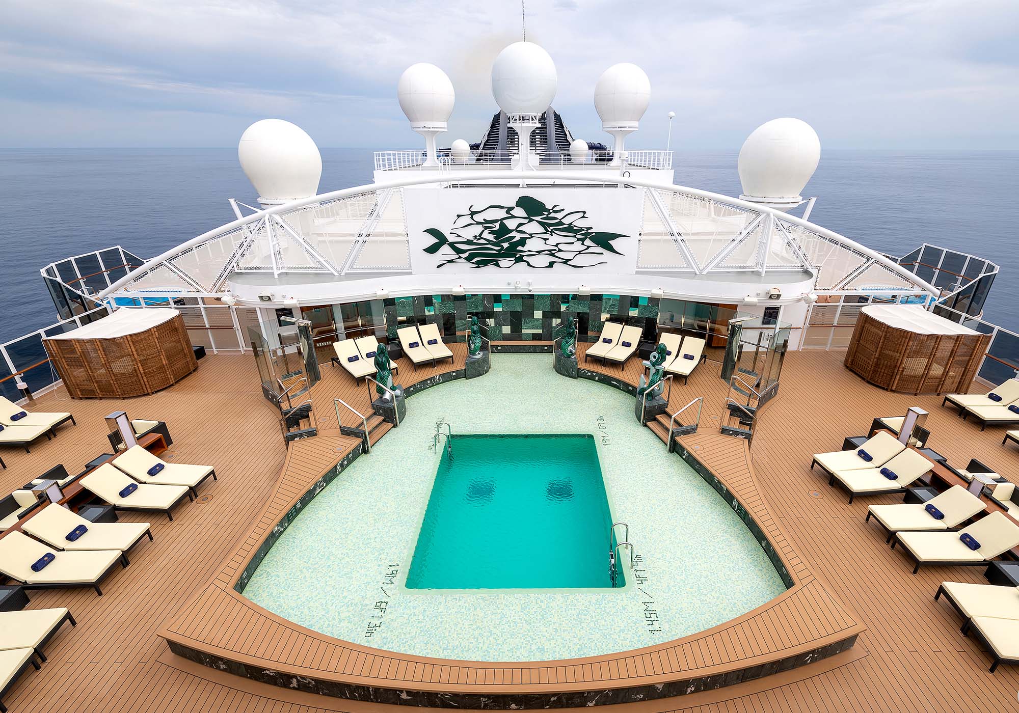 Det private poolområde, man har adgang til i MSC Yacht Club