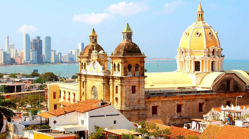 Besøg flere smukke destinationer, som Cartagena i Colombia