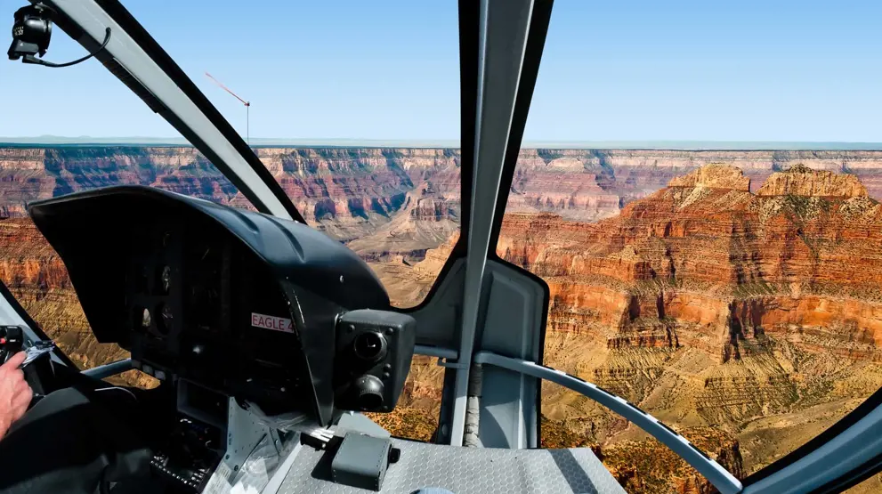 Med helikopter gennem Grand Canyon