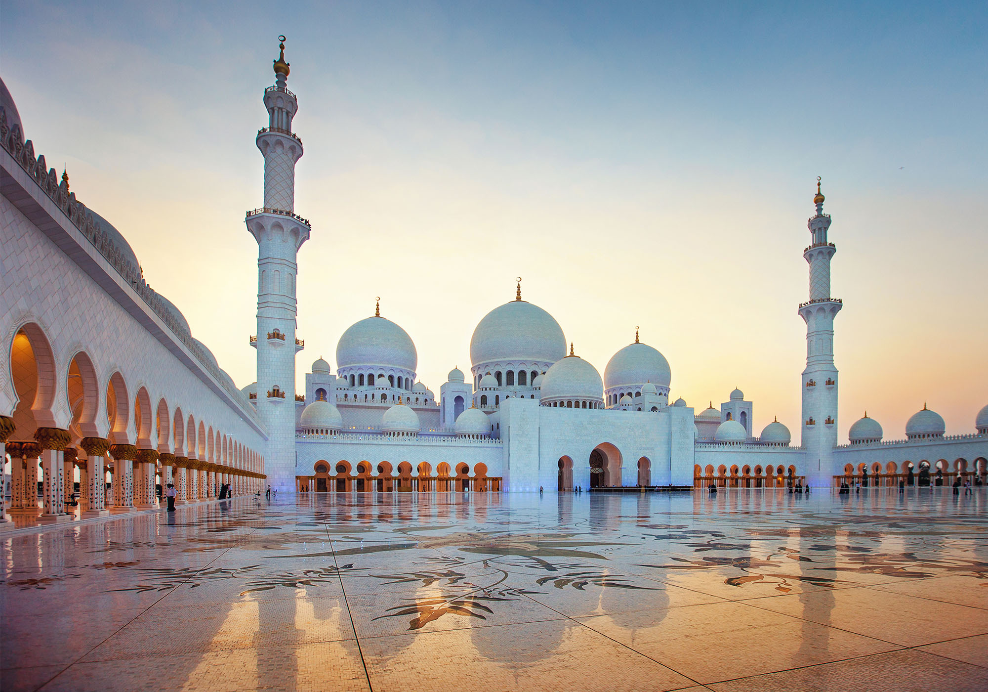 Besøg den imponerende moské, Sheikh Zayed Grand Mosque i Abu Dhabi