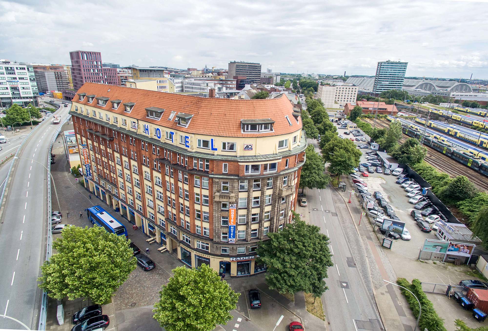 Studietur til Hamburg, bo på A&O Hamburg HBF, indgang