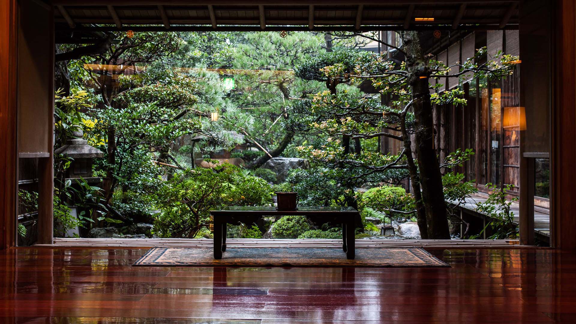 I Kinosaki bor I på en ryokan, hvor man sover og spiser på traditionel japansk vis