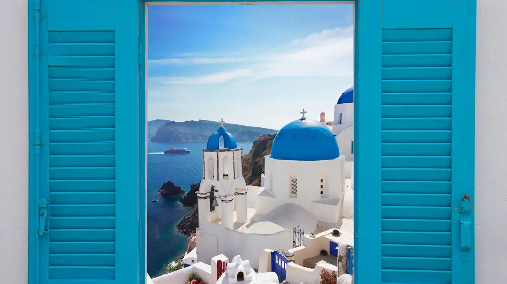 Oplev eksotiske kyster og øer som Santorini, Grækenland i det østlige Middelhav