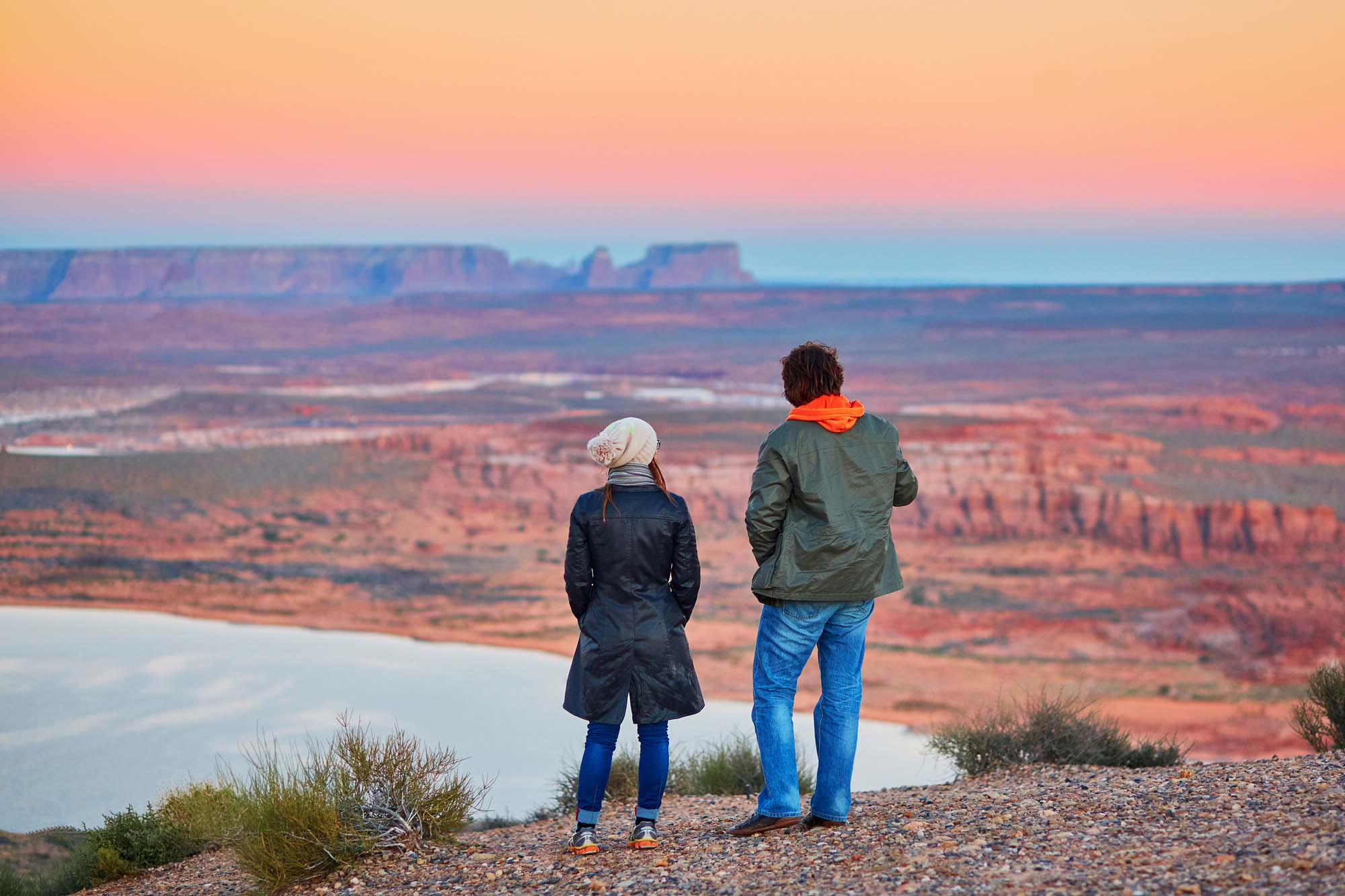 Besøgende nyder udsigten
