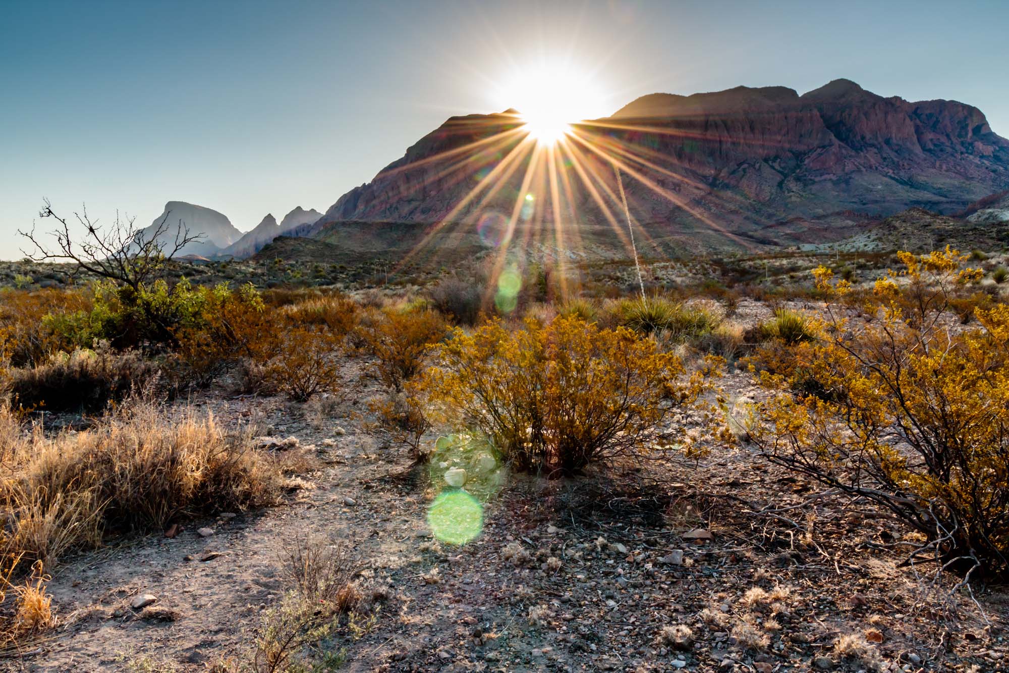 usa-texas-big-bend-np-sunrise-in-the-chisos-mountains-shutterstock-417821224