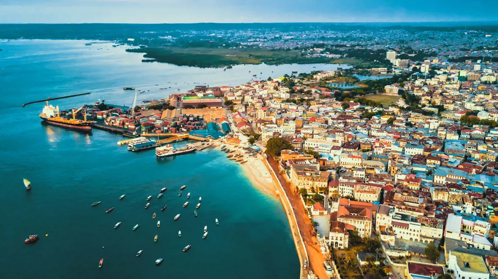Oplev kulturhistorien i hovedstaden Zanzibar City og den gamle bydel Stone Town.